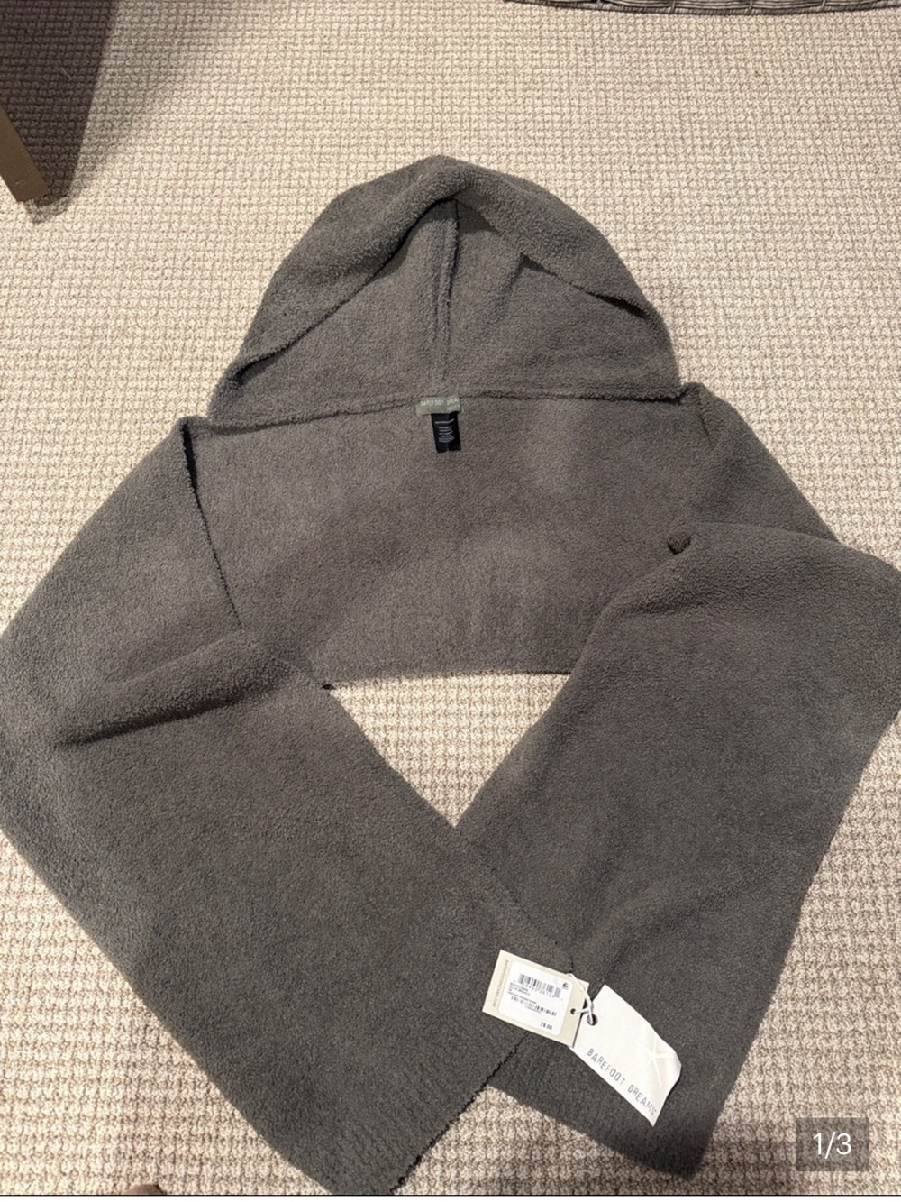 Barefoot Dreams women’s Crewneck Hooded Sweater scarf
